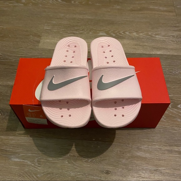 ***Only one pair left***Nike slides - Picture 2 of 6